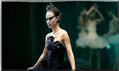 Black Swan: Dancing with psychoses