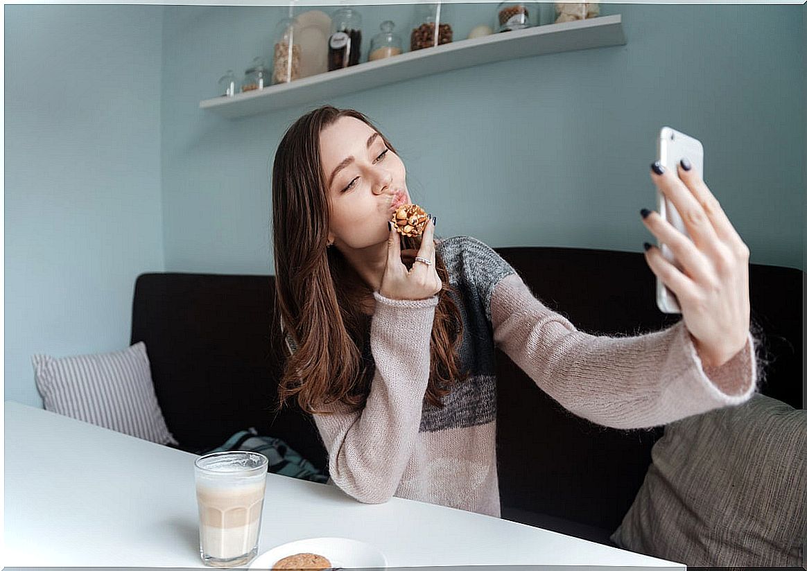 young man with selfie dysmorphia