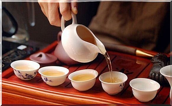 The tea ceremony and conscious meditation